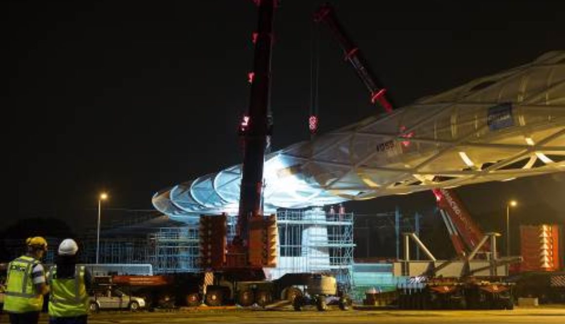 Terex Trio lifts pedestrian bridge in Rotterdam. Copyright Terex